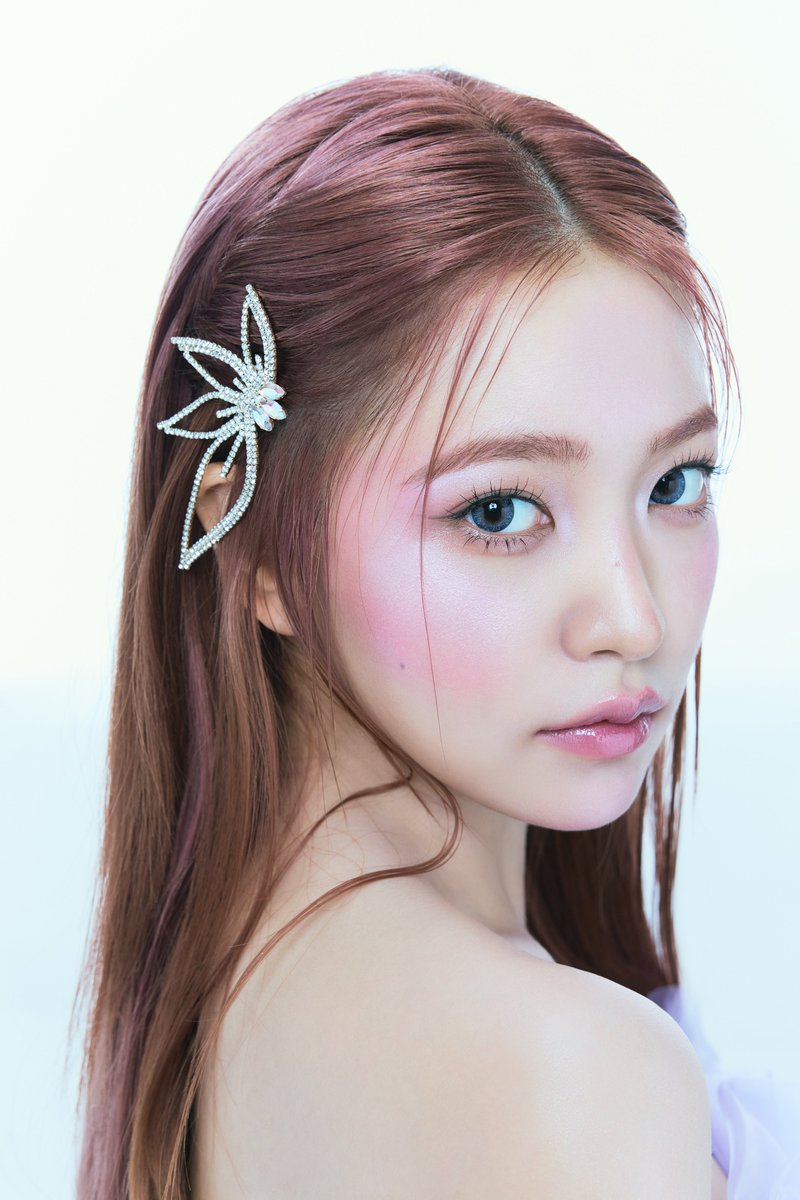 RVsmtown's tweet image. Red Velvet 'Cosmic' - Midnight sun : YERI

💫 2024.06.24 6PM KST

💿 Pre-Save &amp;amp; Add &amp;amp; Order
RedVelvet.lnk.to/Cosmic

#레드벨벳 #RedVelvet
#예리 #YERI
#코스믹 #Cosmic
#RedVelvet_Cosmic