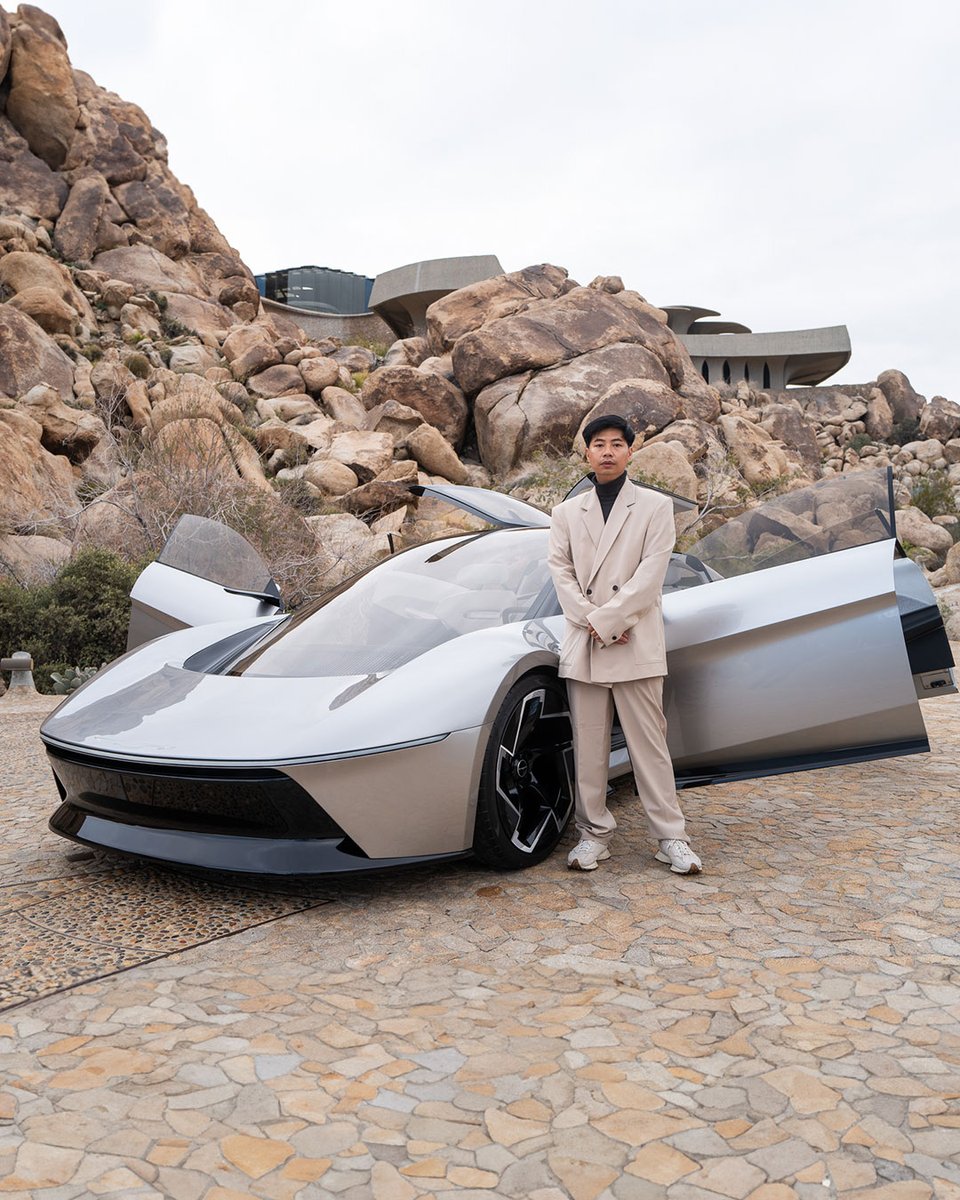 Chrysler tweet media