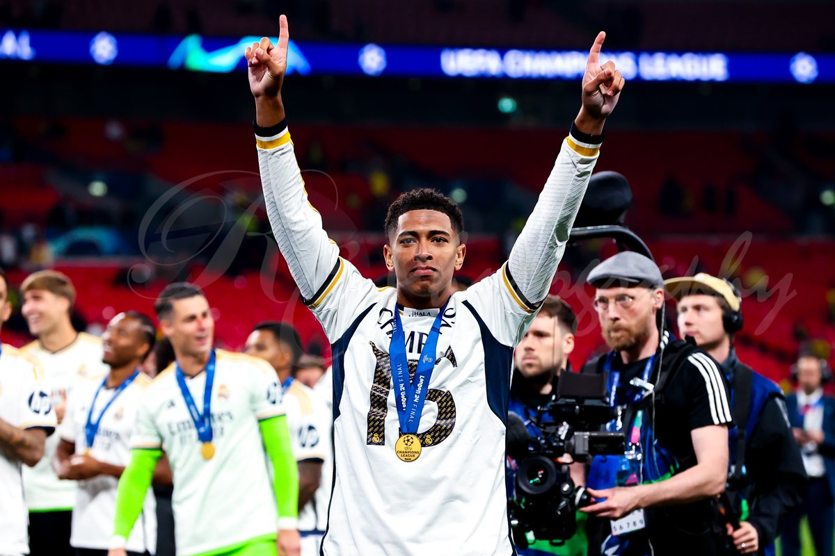 RyanCPhotog's tweet photo. Some shots from the UEFA Champions League Final between Real Madrid CF and Borussia Dortmund

Via @DeFodi

#uefachampionsleague
#ucl #uclfinal #championsleague #Madrid #realmadrid #realmadridcf #halamadrid #Wembley #London #dortmund #borussiadortmund #bvb #bvb09 #football https://t.co/qWz3cnxUYn