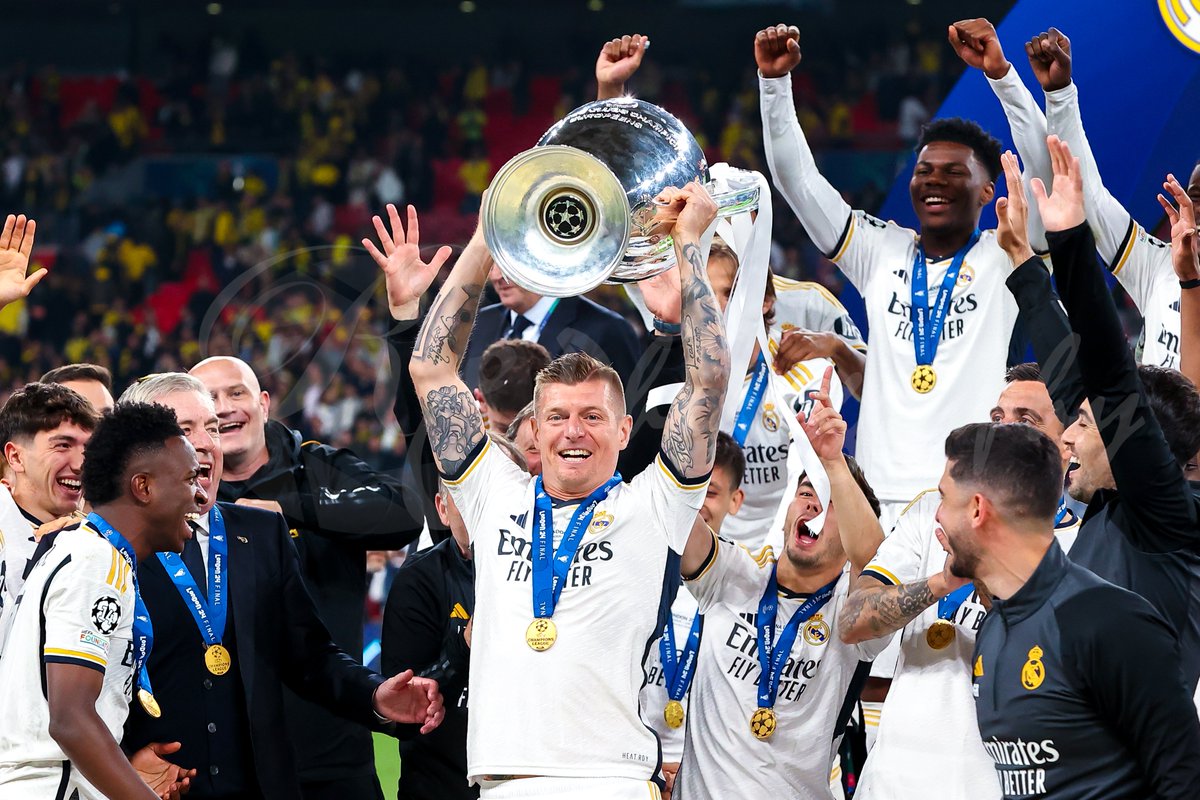 RyanCPhotog's tweet photo. Some shots from the UEFA Champions League Final between Real Madrid CF and Borussia Dortmund

Via @DeFodi

#uefachampionsleague
#ucl #uclfinal #championsleague #Madrid #realmadrid #realmadridcf #halamadrid #Wembley #London #dortmund #borussiadortmund #bvb #bvb09 #football https://t.co/qWz3cnxUYn