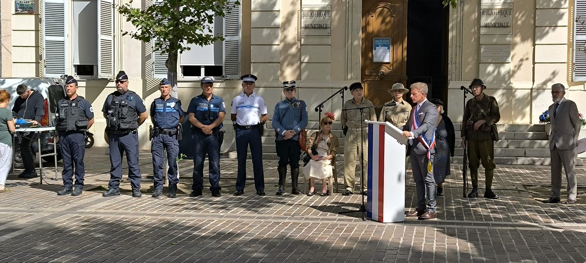 📷J'étais présente ce matin à Vallauris à la commémoration de l´appel du 18 juin du Général de Gaulle. 📷
Une occasion d'échanges et de partages.