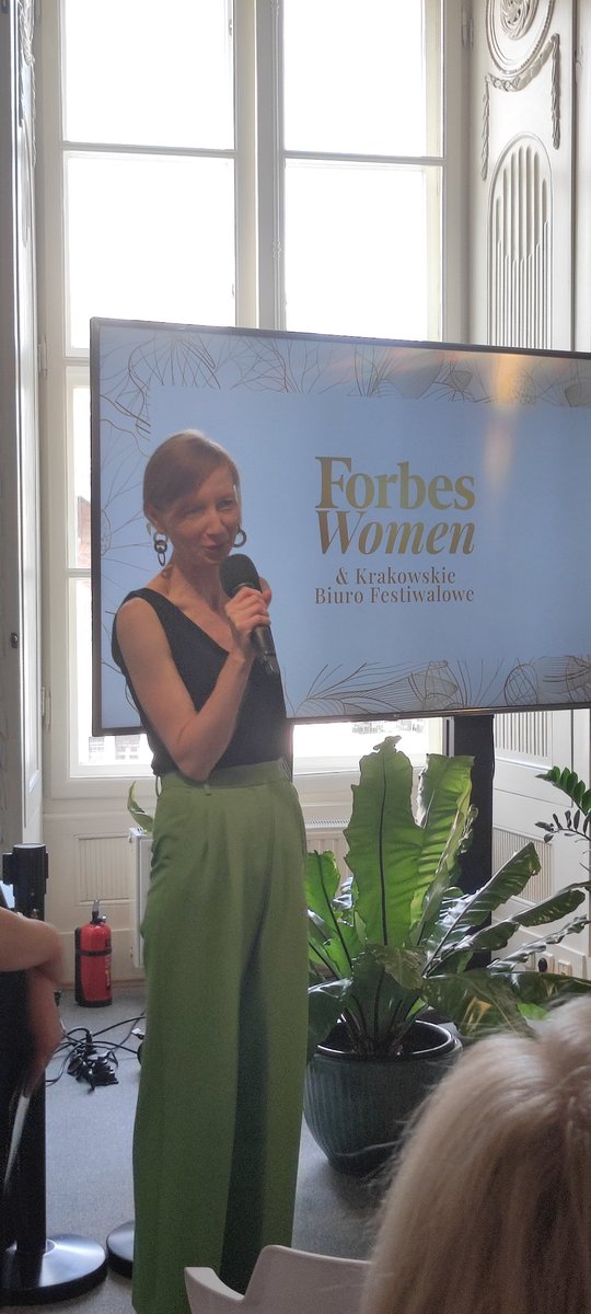 Nasza członkini @AgFilipiak wita kobiety liderki Krakowa na spotkaniu zorganizowanym przez Forbes Women. Dziękujemy, że jako <a href="/fem_global/">FemGlobal</a> możemy również w tej inicjatywie uczestniczyć.