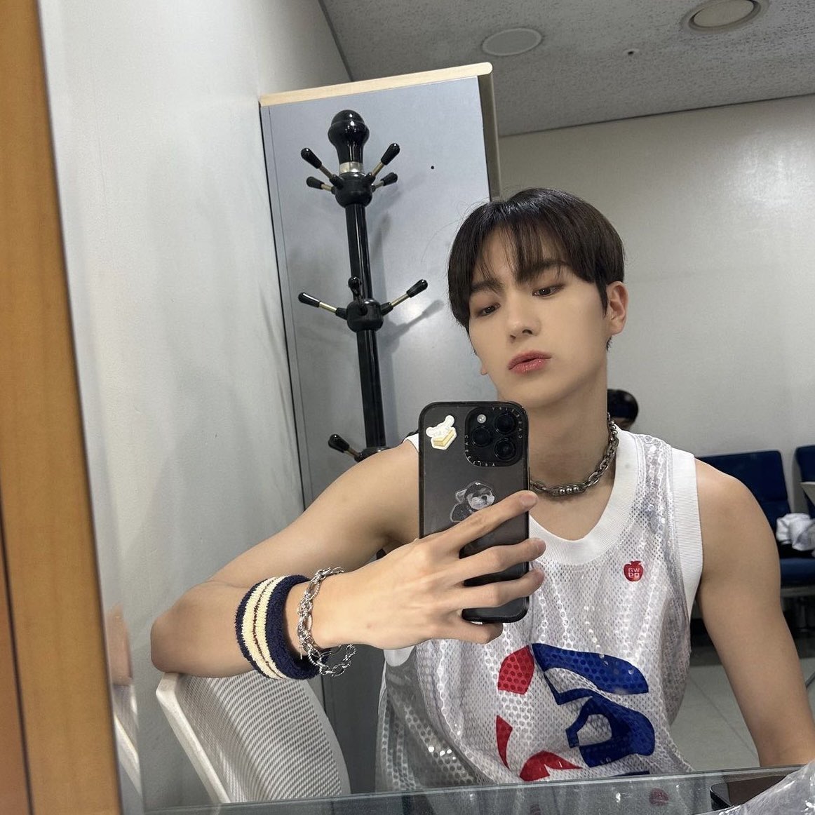 흑.. 흑이흑.. 흑흑..흐읃흑.. 흑.. 흑흑..