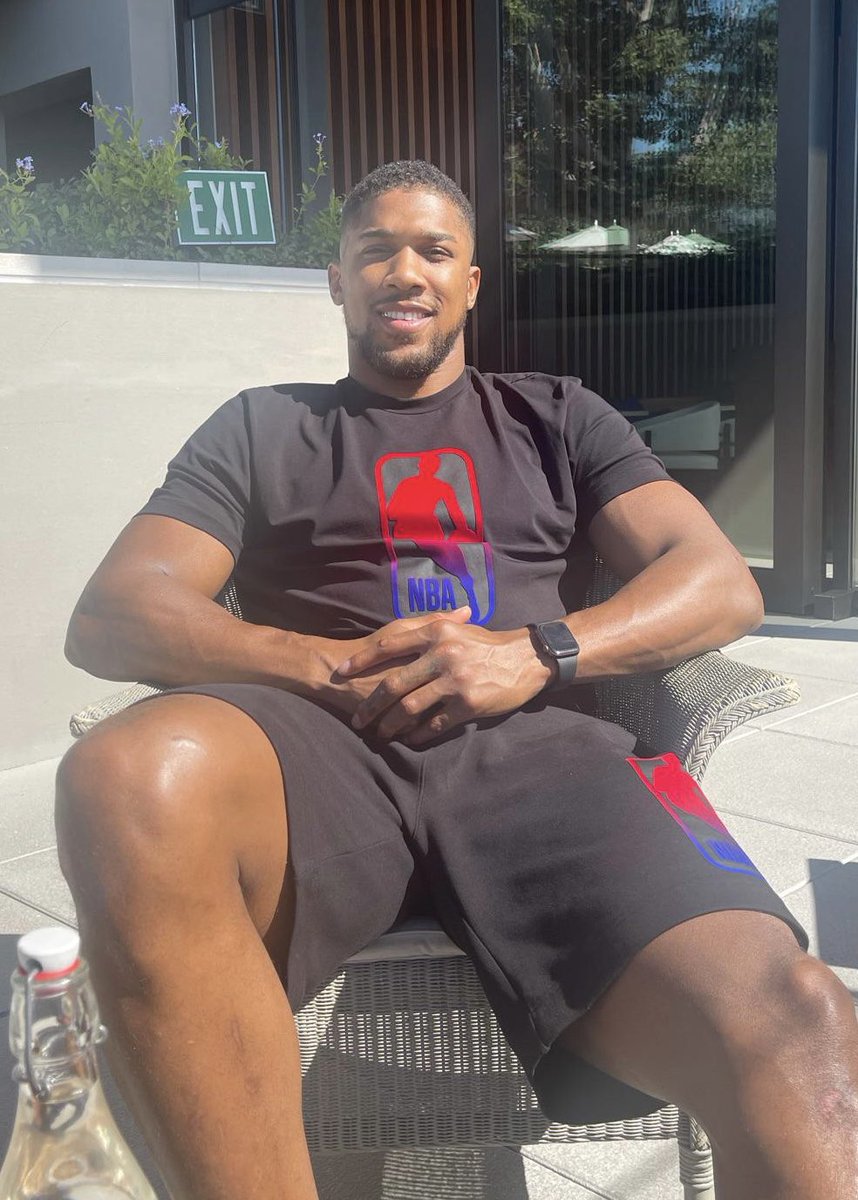 anthonyjoshua's tweet photo. Nearly finished my negotiations for my next fight! Feeling motivated. https://t.co/6zDia30cIN