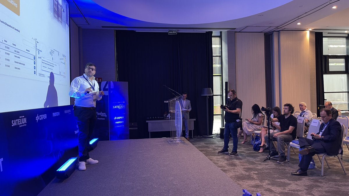 tech4fleet's tweet photo. Digitalización de procesos de conductores, por Fernando Perez Maier de @RedGPS, patrocinadores plata de #Tech4Fleet Congress & Expo 2024 🙌
#soyFleeter #fleeters #tech4fleet #gps #geolocalizacion #hoy #madrid #EnDirecto https://t.co/jlNNbs6eBQ
