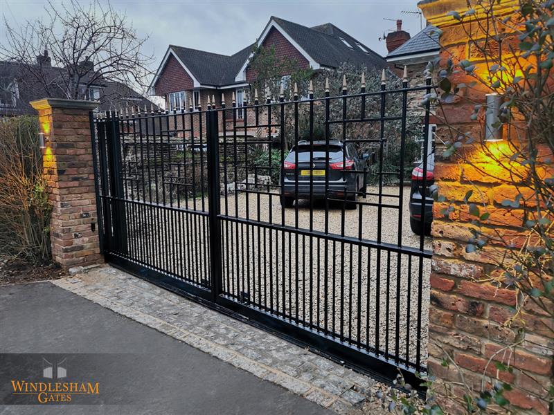Windlesham Gates tweet media