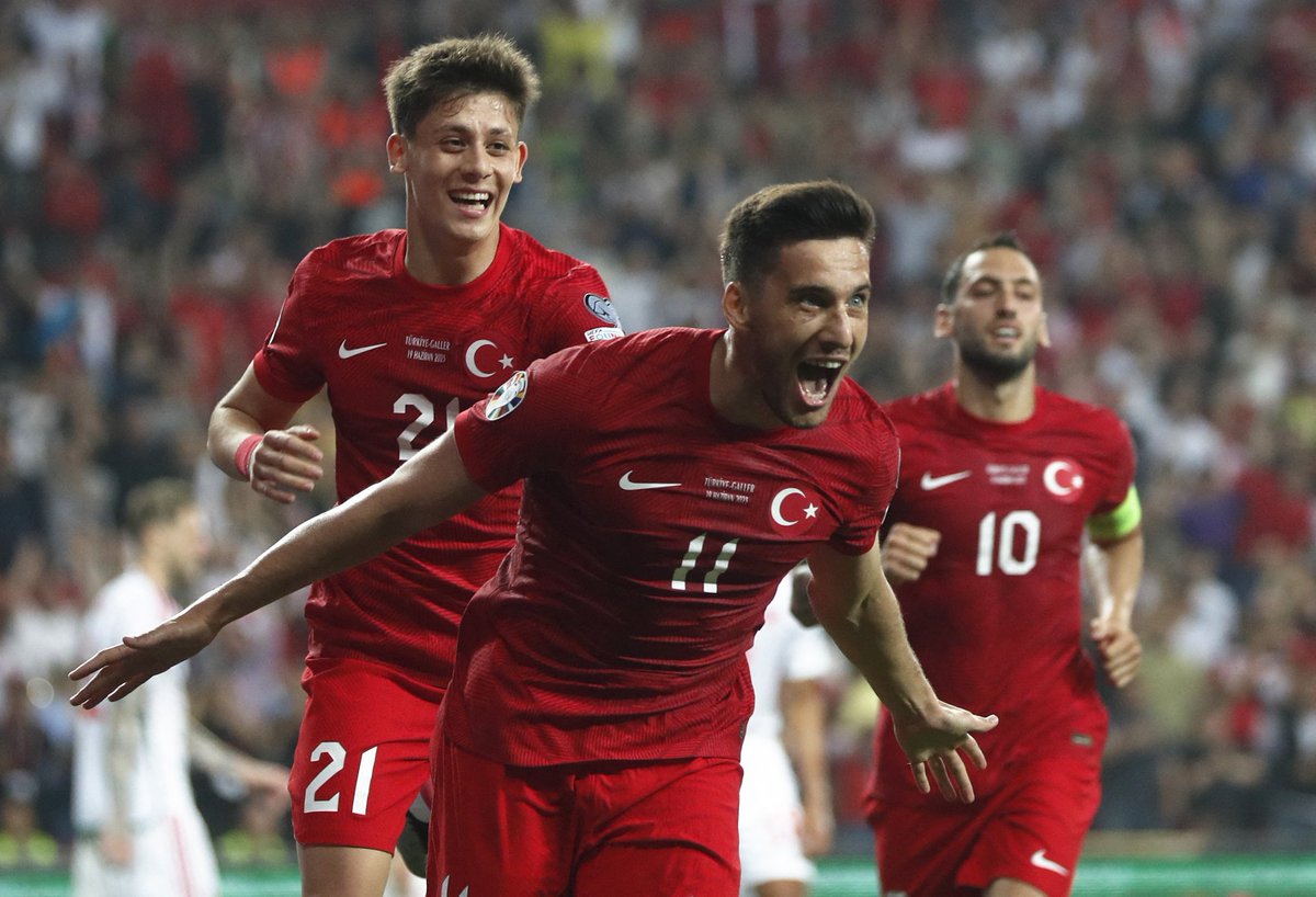 ur_jersey_'s tweet image. Un maillot de la Géorgie 🇬🇪, Turquie 🇹🇷, du Portugal 🇵🇹 ou de la Tchéquie 🇨🇿 à gagner !
Pour cela :
- RT et Like
- Follow @OshiroSoccer
- Mentionne 1 ami
- Commente le maillot que tu souhaites !
Avec le code "EURO", 17€ le maillot : vu.fr/gxcFn
TAS le 19/06