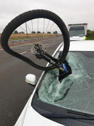 MaxFarnham64's tweet photo. I hate it when I'm texting and I'm rudely interrupted by a cyclist bouncing off my windscreen
#JeremyVine https://t.co/oGRfkh3XZl