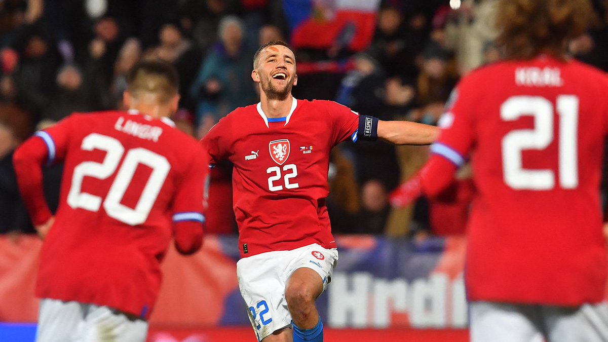 ur_jersey_'s tweet image. Un maillot de la Géorgie 🇬🇪, Turquie 🇹🇷, du Portugal 🇵🇹 ou de la Tchéquie 🇨🇿 à gagner !
Pour cela :
- RT et Like
- Follow @OshiroSoccer
- Mentionne 1 ami
- Commente le maillot que tu souhaites !
Avec le code "EURO", 17€ le maillot : vu.fr/gxcFn
TAS le 19/06