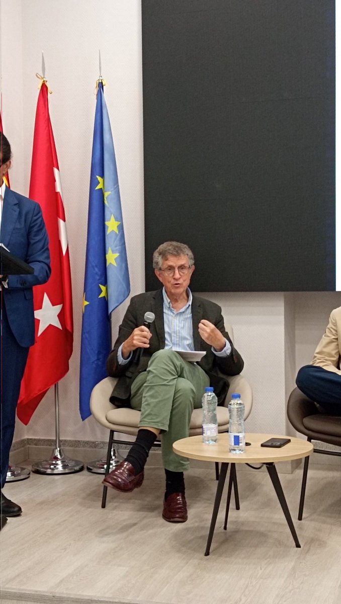 TheOpenIdeas's tweet photo. Comienza la mesa redonda con los autores del informe de Comercio Inteligente de @Autelsi .
Lo inicia José Miguel Roca, del Grupo Internacional #AUTELSI 🎤 https://t.co/RJaFFTHYAa
