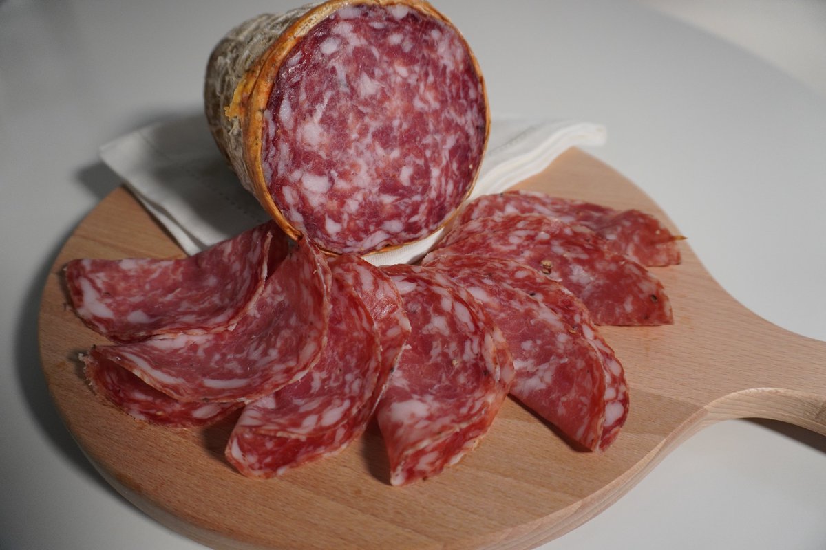 FFriulane's tweet image. La soppressa del Salumificio Pantarotto 🤩
È ideale abbinata ai vini rossi della tradizione friulana e ai formaggi erborinati🧀

Assaggia la soppressa qui👇
fattoriefriulane.it/prodotto/soppr…

#FattorieFriulane #AAFVG #soppressa #salumifriulani #salumificio #friuli