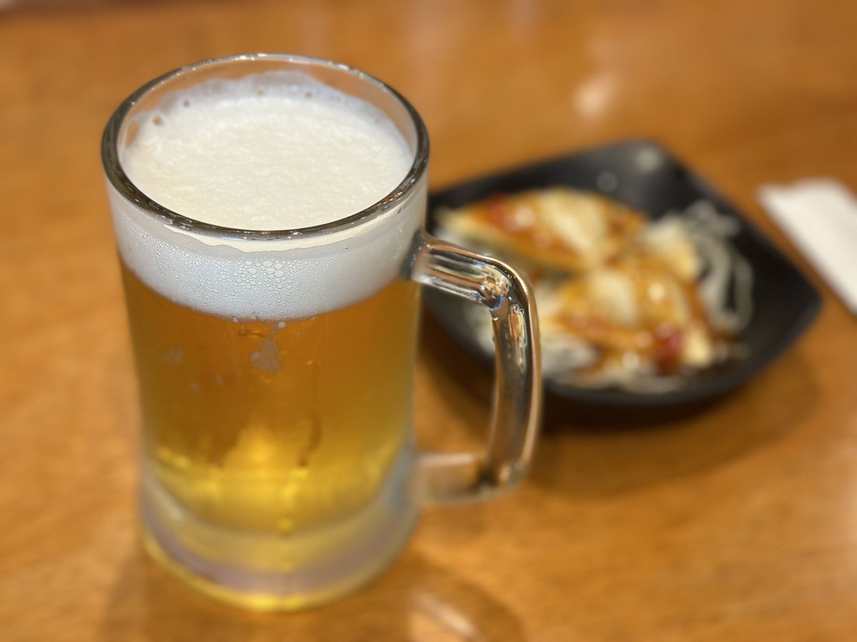 geometryofsleep's tweet photo. 맥주 주문하면 교자 2개가 무료라고 해서 헐레벌떡 가봤는데 이걸 교자라고 하면 나도 송혜교다. https://t.co/zUowqZRnkg