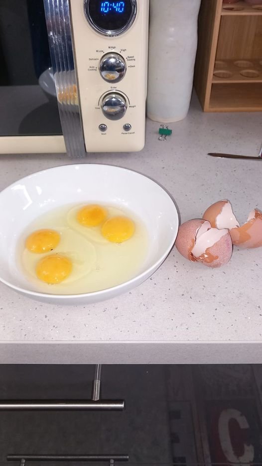 Adrienne Armstrong tweet media