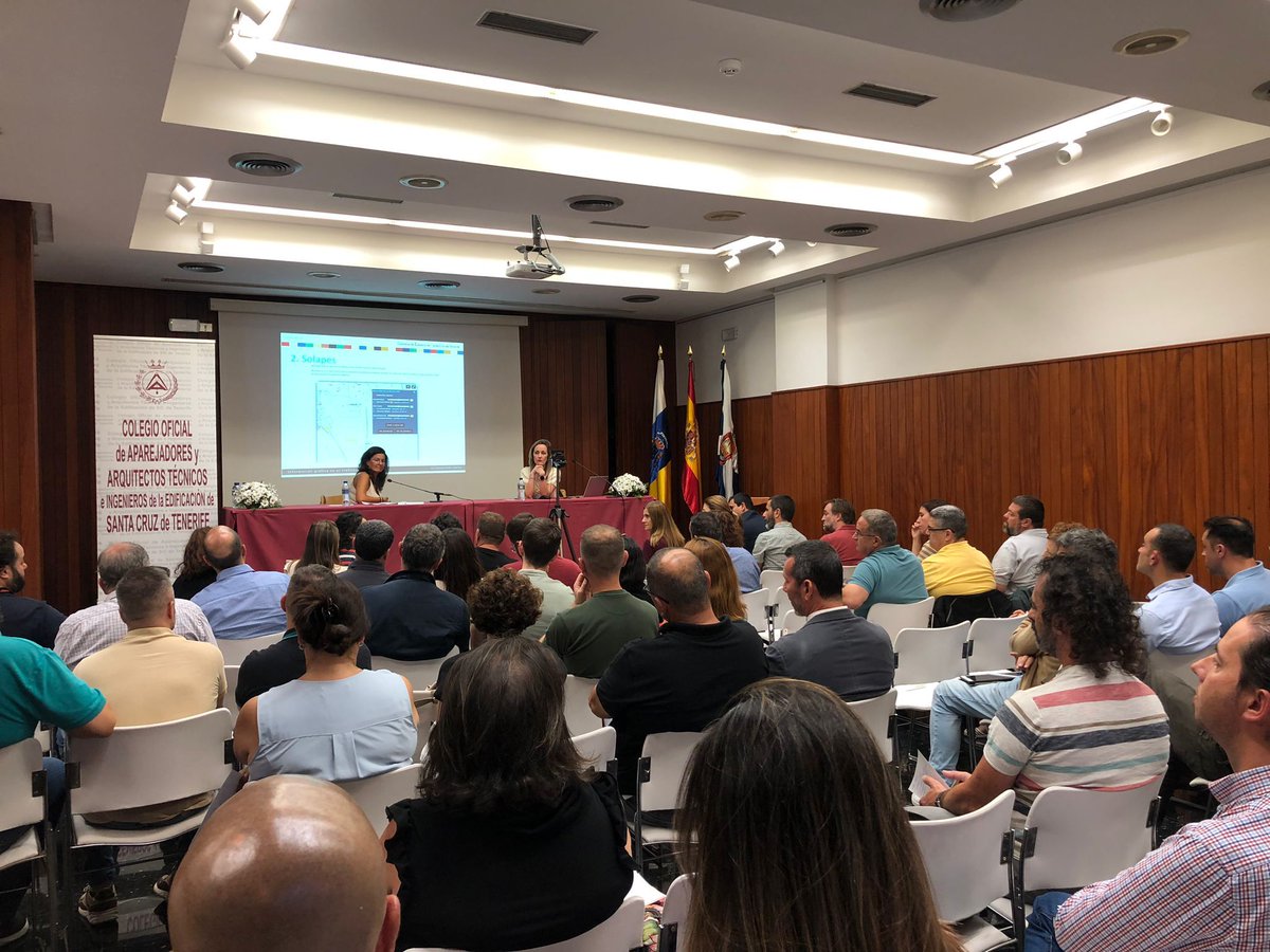 Exitosa Jornada Colegio Aparejadores de Tenerife-Catastro, Registro de la Propiedad y Notarías.
Jornada realizada el día 12 de junio, en el Salón de Actos del COAATIE, con una gran asistencia presencial y en la retransmisión vía online.