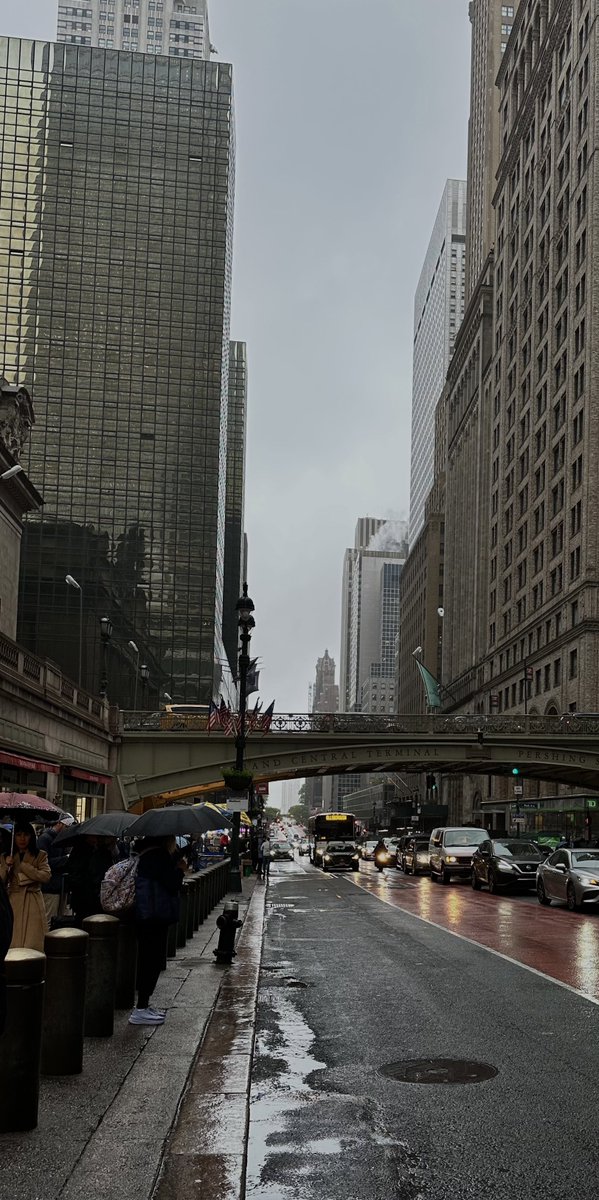 iirnux's tweet photo. nothing beats nyc vibe ☔️. https://t.co/Tn2aggdIK9