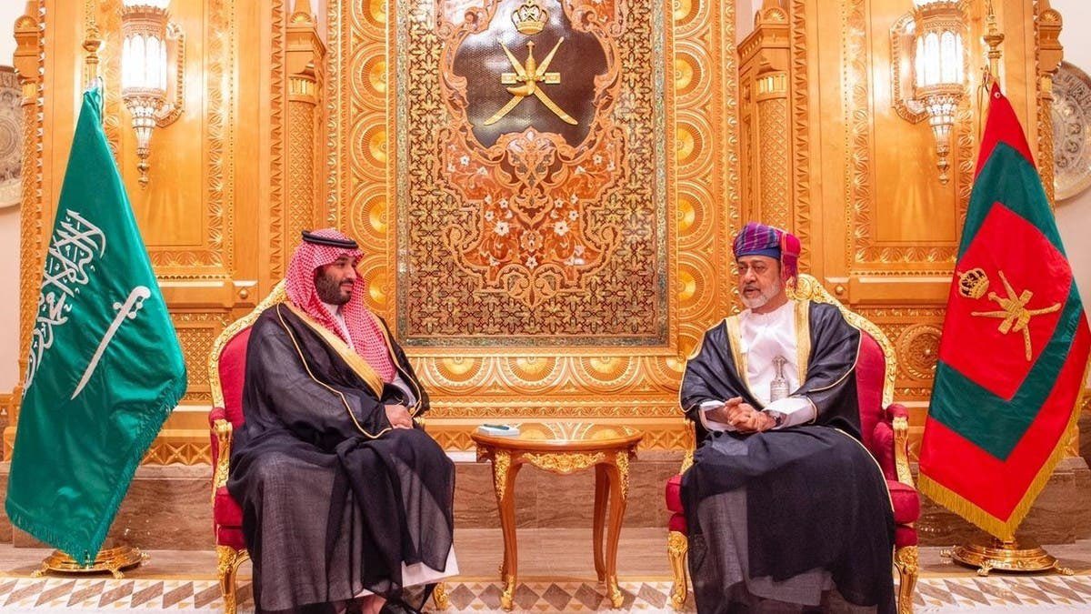 Mohammed_4120's tweet photo. "الحج عرفه"
بسبب قربنا وحدودنا مع المملكة ( مكه ) وخليجنا واحد ونحن في شبه الجزيرة لسنا بمعزل؛ليش ما تكون الرؤيه والحج مع ام القرى مثل ما كانت في بعض السنوات الماضية لانه يوم عرفه يوم واحد والثقيله على من حملها وكفى الله المؤمنين شر الفتن والخلاف؟!#الدكتور_علي_عامر_دبلان_المعشني https://t.co/gjapsLWP1N