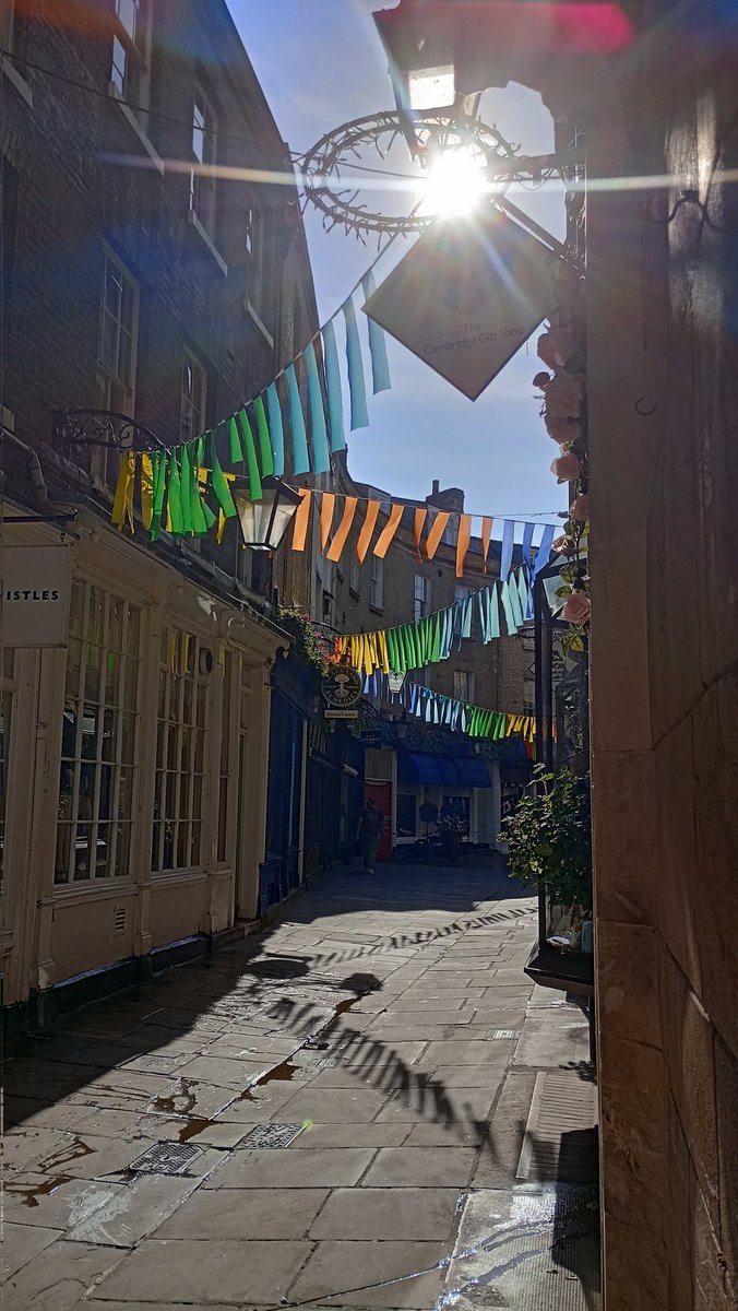 scienceisnotfun's tweet photo. Running the metabolomics course again in Cambridge, nice to see the sun shine! All ready to start https://t.co/JWByDtBAL9
