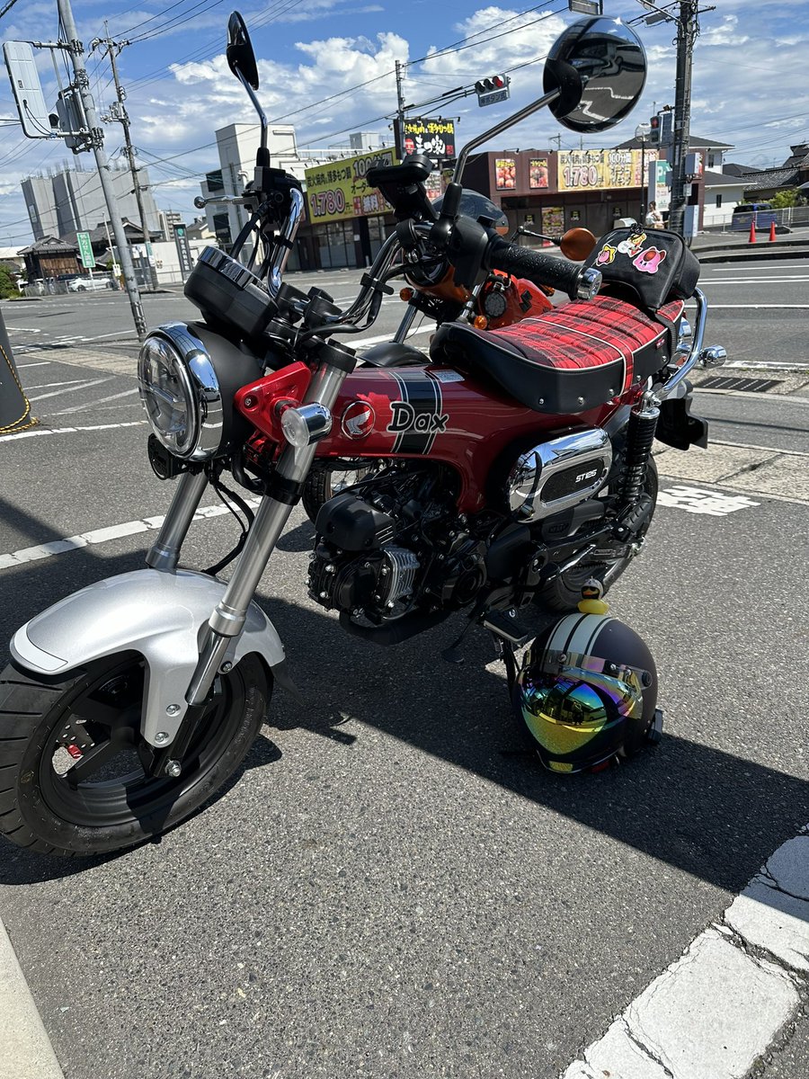 Dax_125_m's tweet photo. 休みの日に晴れなのは最高に気分がいいね☀️
やっとｵﾍﾞｪｸ乗れて幸せ(  ´˘`  )
シート��変えてさらに可愛くなったﾀﾞｯｸｼｭ🏍³₃

晴天櫓一照庵行ってきた〜美味しかった🍜

#バイク乗りと繋がりたい
#バイク好きと繋がりたい
#ラーメン好きと繋がりたい
#ダックス125 https://t.co/ziyQr7SOI8