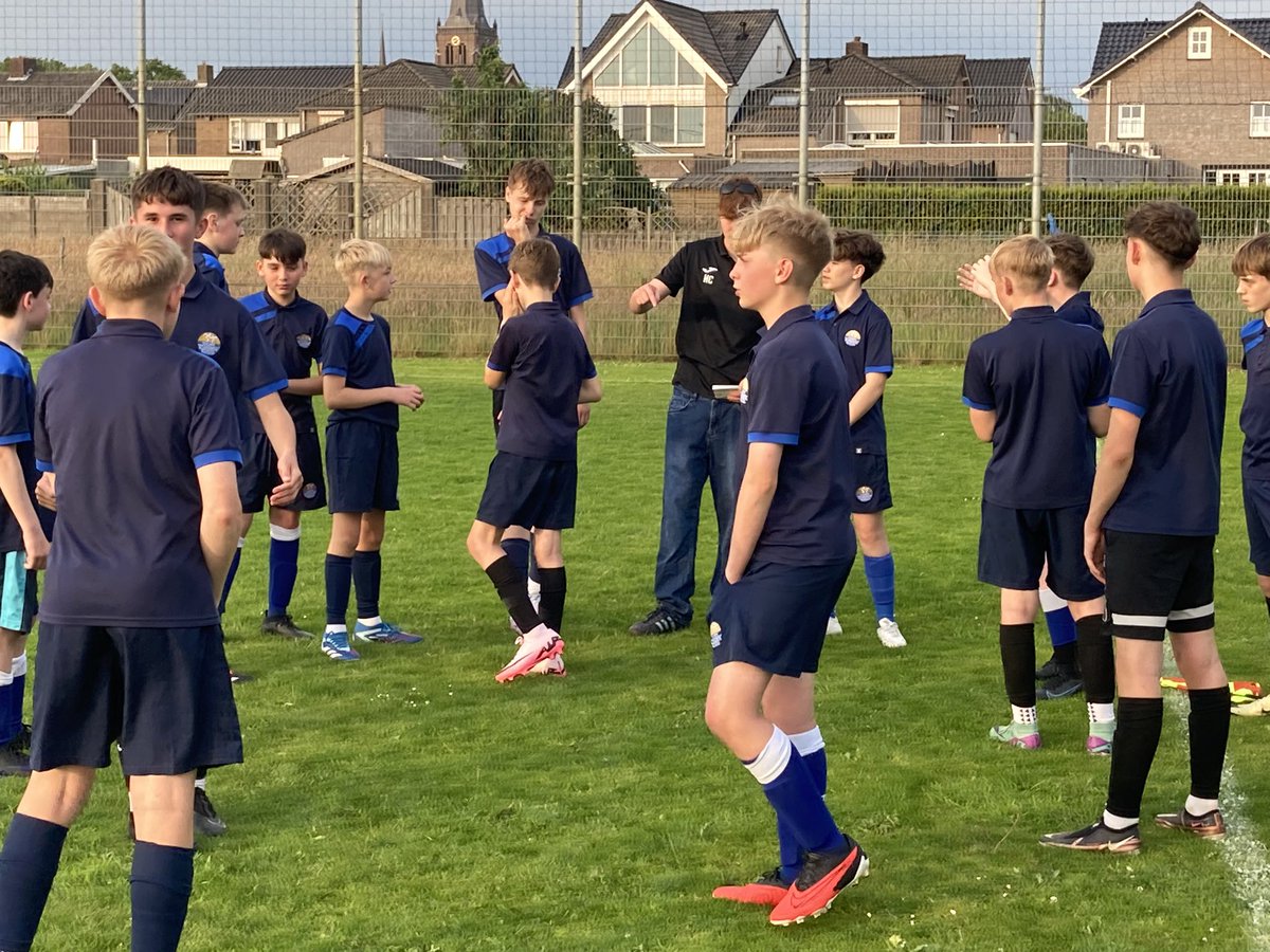 Photos from last night -Proud Thorpe Football Academy managers of Year 9B team and team tactical talk.En route to final PSV training session. <a href="/TSAS_CEW/">TSAS - CEW - 2025</a> <a href="/tsas_norwich/">Thorpe St Andrew School and Sixth Form</a>