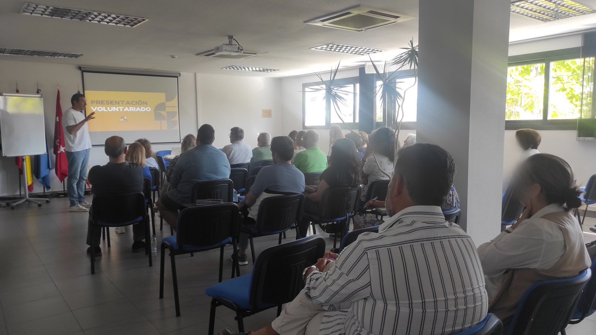 AsocNHorizonte's tweet photo. El viernes 14 de junio participamos en el encuentro de Asociaciones organizado por el Punto de Información de Voluntariado @Ayto_Las_Rozas  dentro de la Formación a personas voluntarias. Aprovechamos la acción para presentar nuestro  Programa de Voluntariado #Voluntariado https://t.co/ty4f4gP8oY