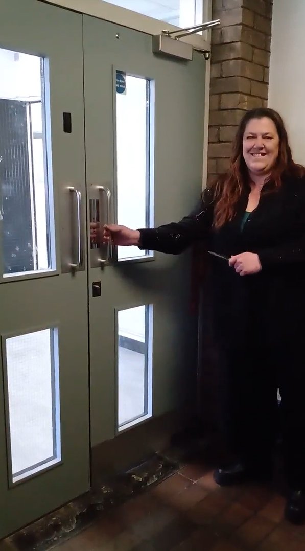 NELFT's tweet photo. A Waltham Forest hub for rough sleepers run by charity, @changegrowlive, provides a safe space where rough sleepers can access support from physical and mental health, social care, and housing professionals.

Read more here 👉https://t.co/p5ewT6lP1e https://t.co/jsSpWsODcD