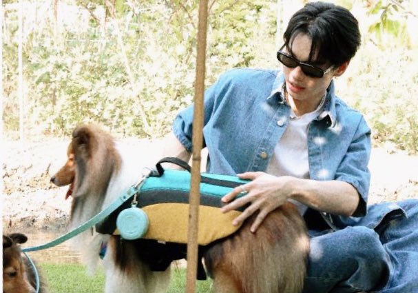 __opywpy__'s tweet photo. 😭🤲🏻

#bentleycartierO
#winmetawin https://t.co/kYU2EyDeW9