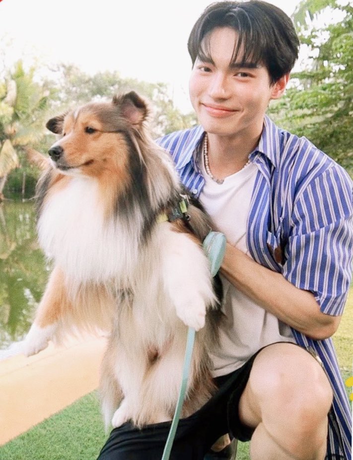 __opywpy__'s tweet photo. 😭🤲🏻

#bentleycartierO
#winmetawin https://t.co/kYU2EyDeW9