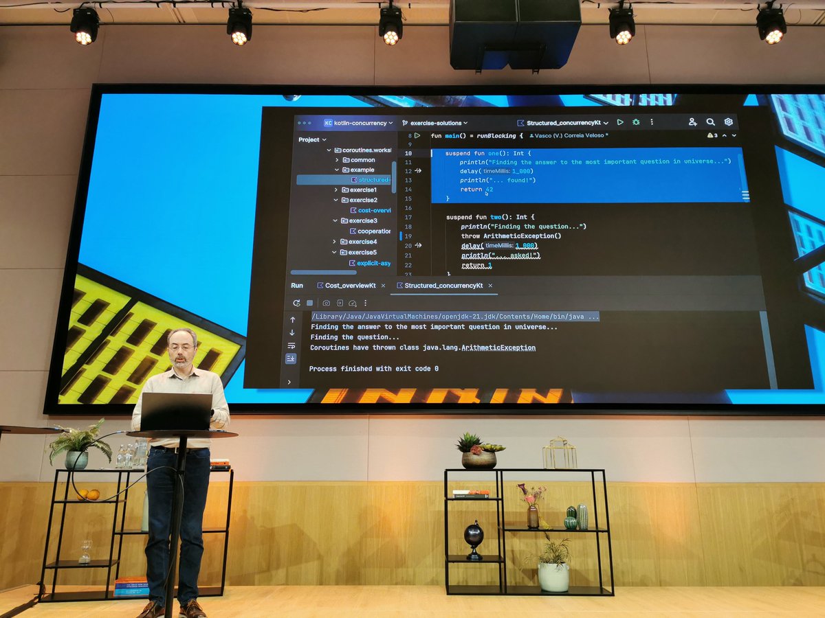 JohanHutting's tweet photo. "Threading lightly with #Kotlin" of @vveloso at the ING Kotlin summit. https://t.co/WpWU3EYH7R