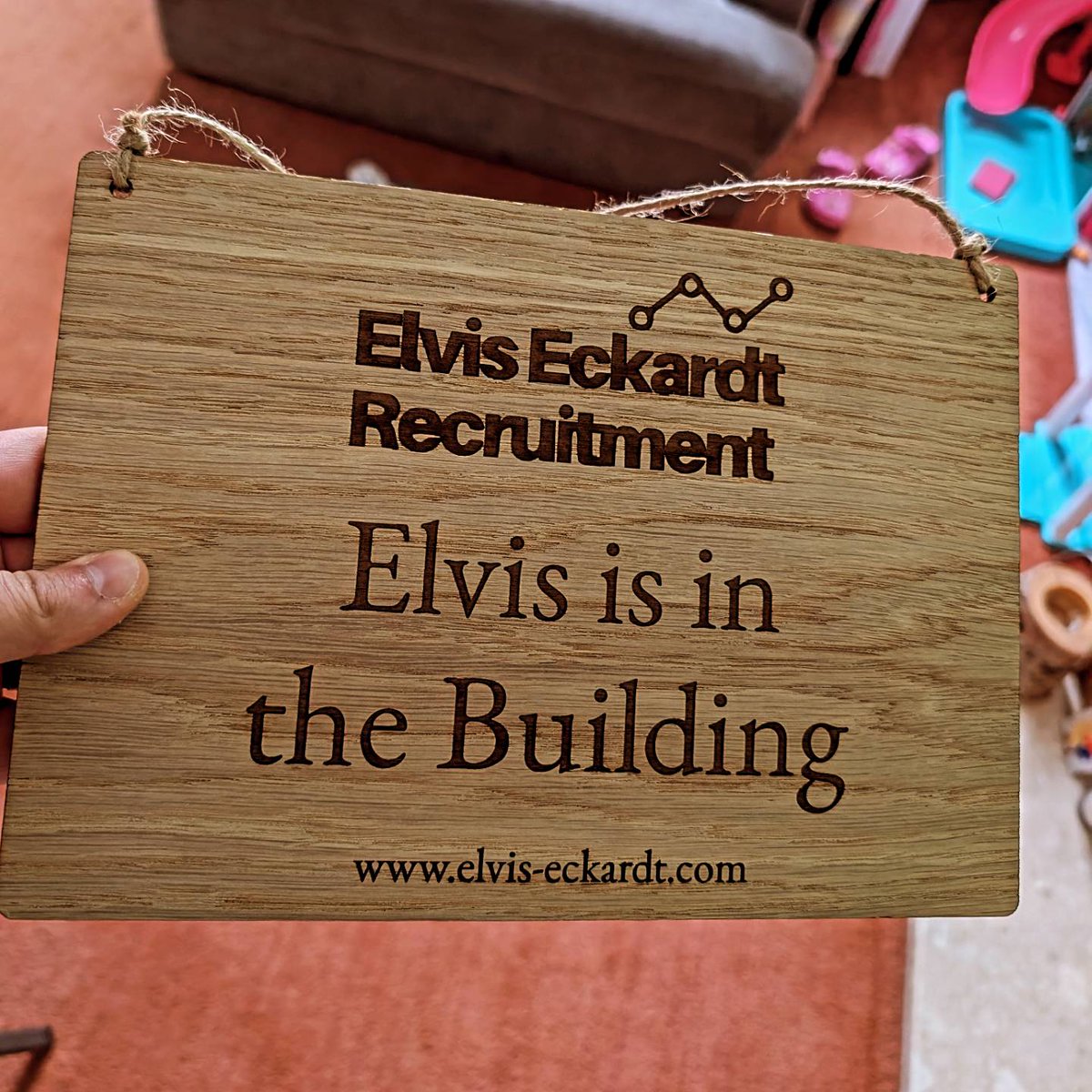 ElvisEckardtRec's tweet photo. New sign for outside the new office doors. 

What do you think?

#SpinnersMill #elvisisinthebuilding #elvishasleftthebuilding https://t.co/K4UxjoKWAi