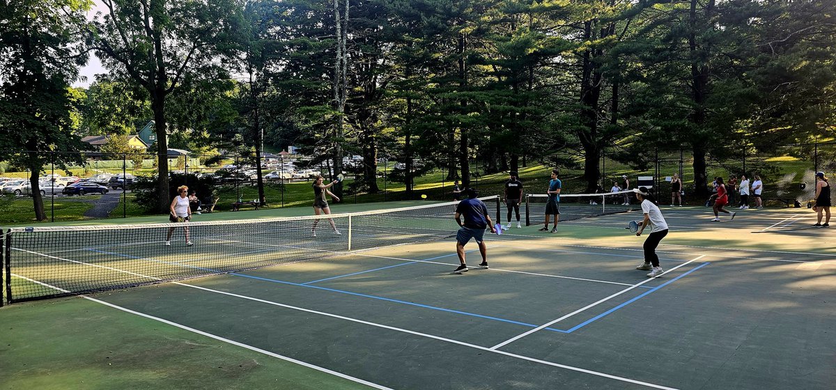 #pickleball comes to <a href="/CSHL/">Cold Spring Harbor Laboratory</a>! A great Day 1 for the recreational Pickleball club at the lab!