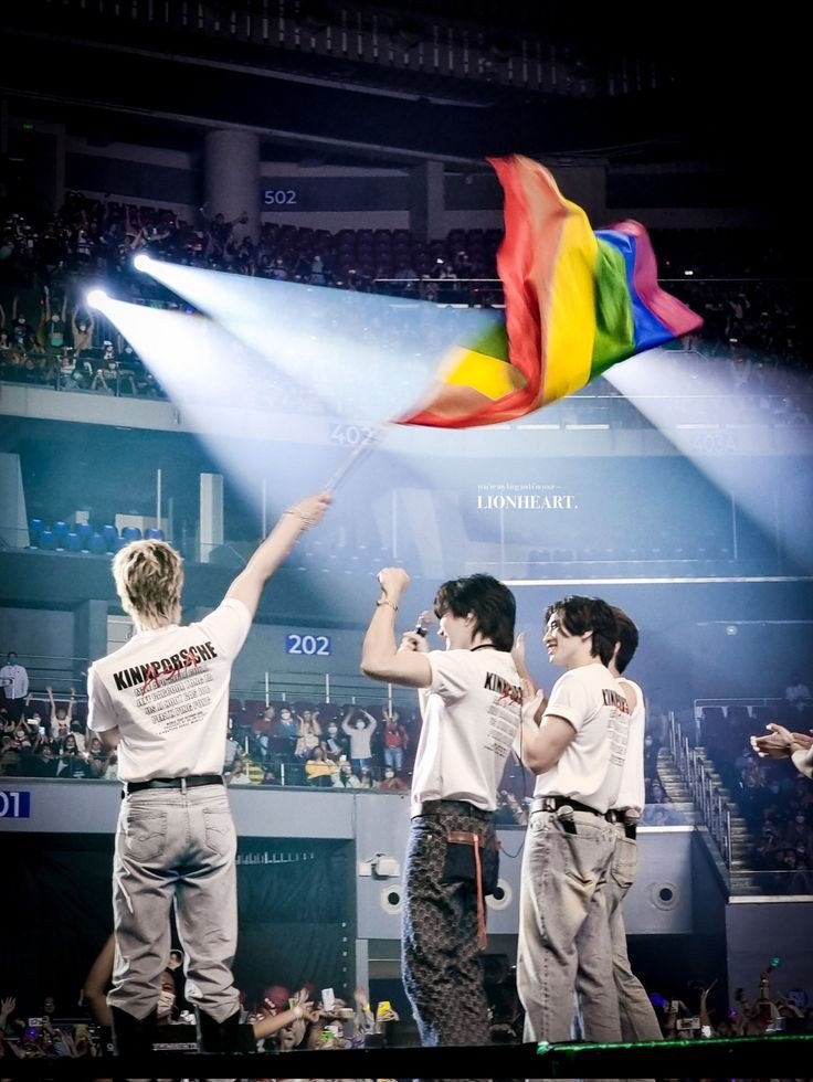 B3MyUniverse974's tweet photo. 🌈🏳️‍🌈🖤💙 https://t.co/GP6t1baMig