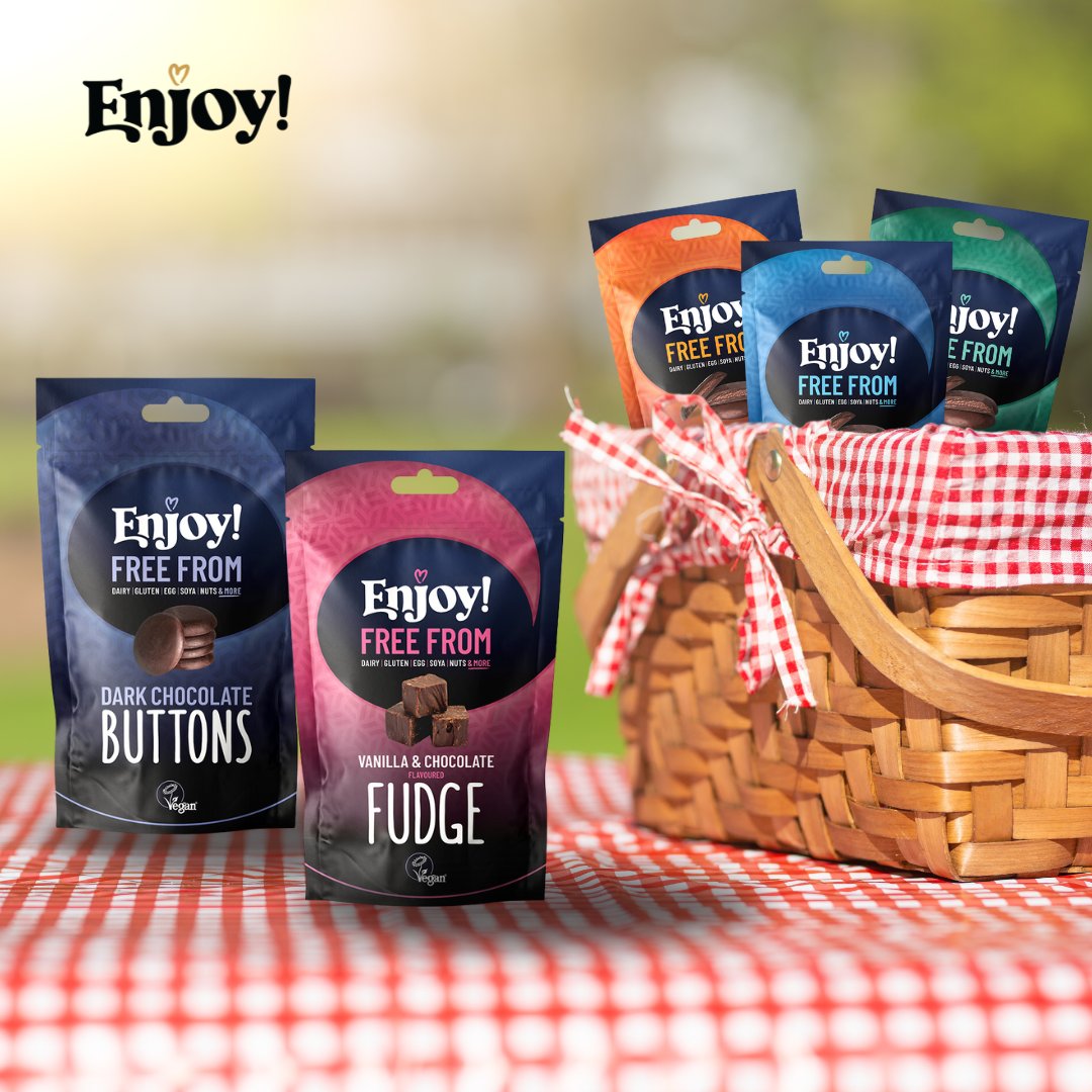 It’s #InternationalPicnicDay and we’ve got just the thing to go in your picnic basket…🧺

100g of sweet deliciousness in our bags of fudge and buttons - we’re sure you’ll find the perfect bag to complement your picnic 🍫

#PicnicDay #darkchocolatebuttons #darkchocolatefudge