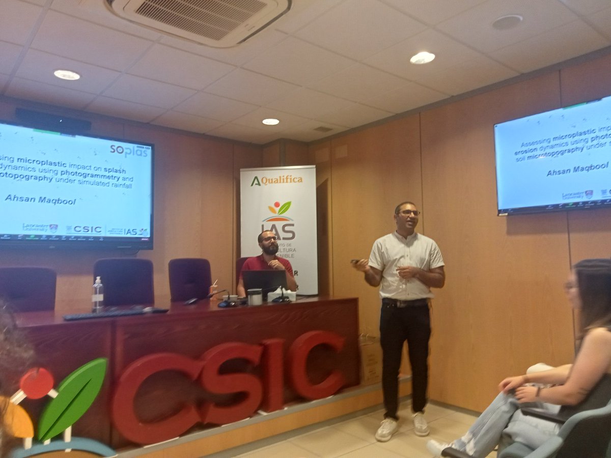 IAS-CSIC (@ias_csic) on Twitter photo Bloque II #Agronomía - #ProteccionCultivos
Ronda de presentaciones orales breves por parte de los #investigadores #predoctorales del #IAS_CSIC:
🗣️ Lucas Díaz, @marinamellamo, Ana Domínguez y <a href="/ahsanksr/">Ahsan Maqbool🐧</a>
#cienciaparalaagricultura #CSIC <a href="/CSICdivulga/">CSIC Divulga</a> <a href="/CSICAndalExtrem/">CSIC Andalucía y Extremadura</a> #IAS_CSIC 👇 Bloque II #Agronomía - #ProteccionCultivos
Ronda de presentaciones orales breves por parte de los #investigadores #predoctorales del #IAS_CSIC:
🗣️ Lucas Díaz, @marinamellamo, Ana Domínguez y <a href="/ahsanksr/">Ahsan Maqbool🐧</a>
#cienciaparalaagricultura #CSIC <a href="/CSICdivulga/">CSIC Divulga</a> <a href="/CSICAndalExtrem/">CSIC Andalucía y Extremadura</a> #IAS_CSIC 👇