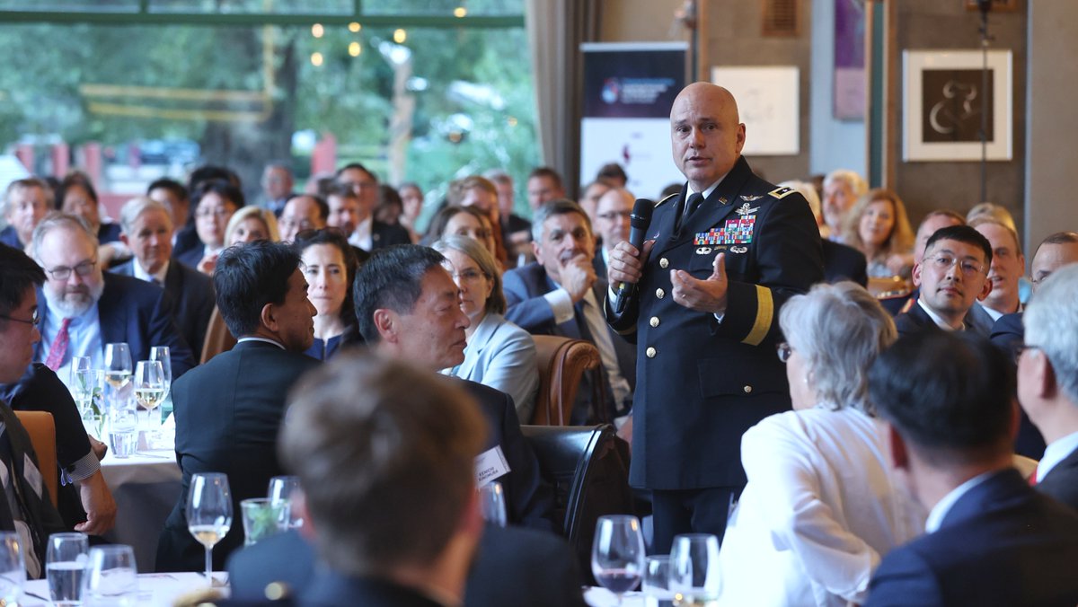 pssi_prague's tweet photo. The first day of the 7th Prague Space Security Conference concluded with a gala dinner.
PSSI’s Chairman, Roger W. Robinson Jr., introduced Lt. Gen. Thomas L. James, who set the stage for an evening of engaging conversations.
#PSSIspace #PragueSpaceSecurityConference https://t.co/uRdVZgoX4g