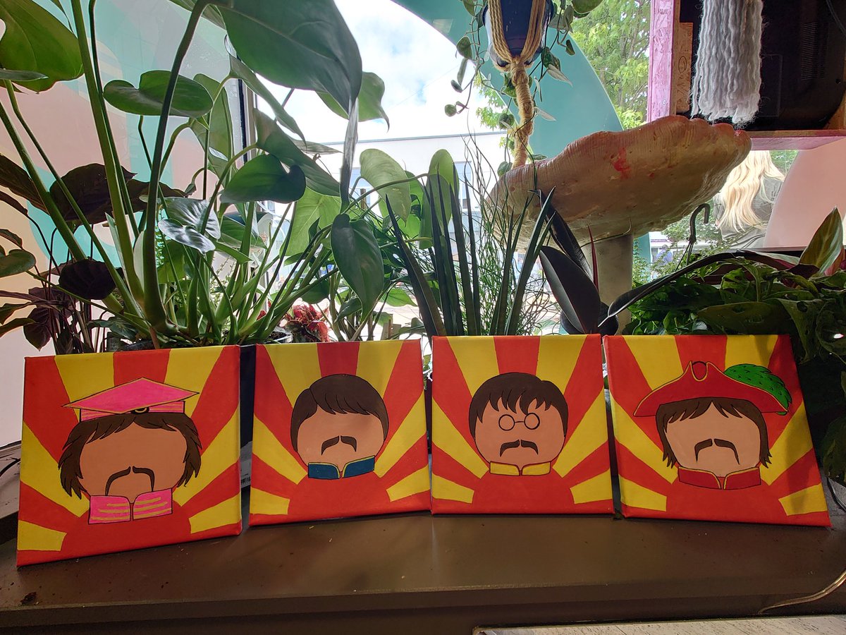 Can you guess who it is 😁

I really enjoyed doing these. It's the first time I've actually sketched up a design concept and then worked on the final painting.

I normally just go straight to canvas and hope for the best