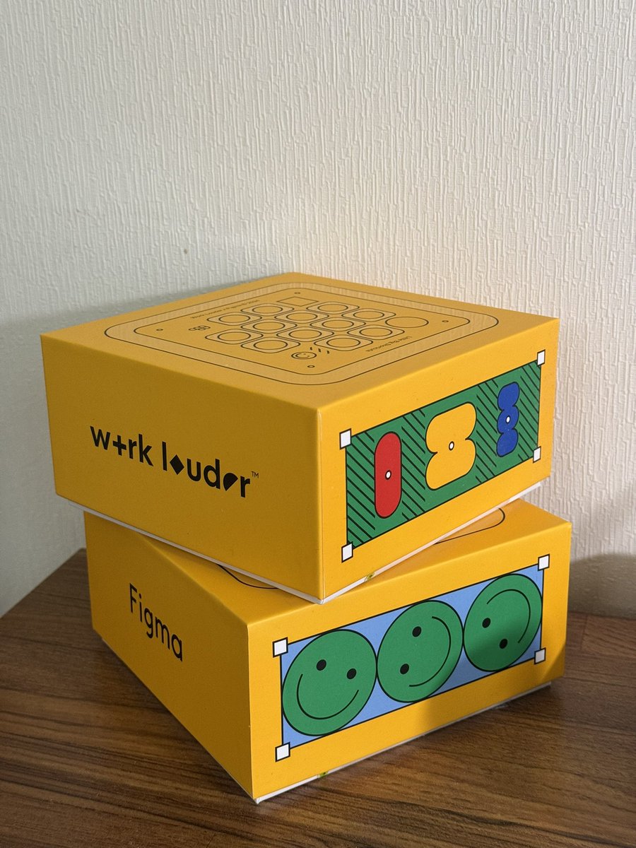 jacker42001's tweet photo. Omg I just got this from Canada!
Super excited! 💥

Figma Creator Micro by @work_louder + @figma 

-
Fun fact: The keyboard was assembled in China, which next to Taiwan 🇹🇼 but I still paid $119 for shipping them across the globe 🌏 
😂😂😂 https://t.co/6OWcYoXoql