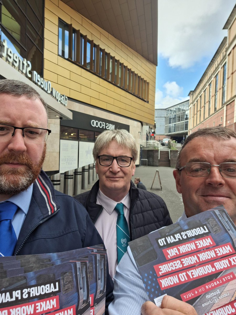 ASLEF members chatting with commuters at Farringdon, Glasgow Central, Glasgow Queen Street and Edinburgh stations this morning.

It’s time to fix Britain’s railways with Labour #TransportTuesday #VoteLabour #GE24