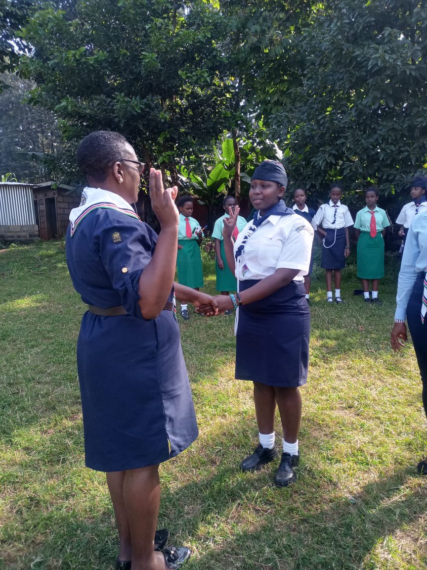 KenyaGirlGuides's tweet photo. On 16th June 2024, 37 Ranger Guides from Kaaga Girls High School in Meru County joined the World-Wide Movement of Guiding in a colourful investiture ceremony conducted at the school.

#GirlsCreatingABetterWorld https://t.co/990NadQEH6