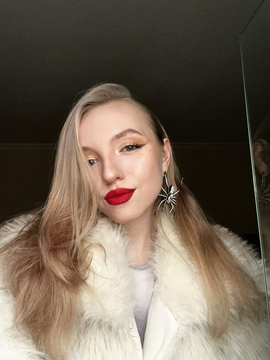vae_ile's tweet photo. @drinkmybaby Дорогая 💅 https://t.co/eBdyL8FfHZ