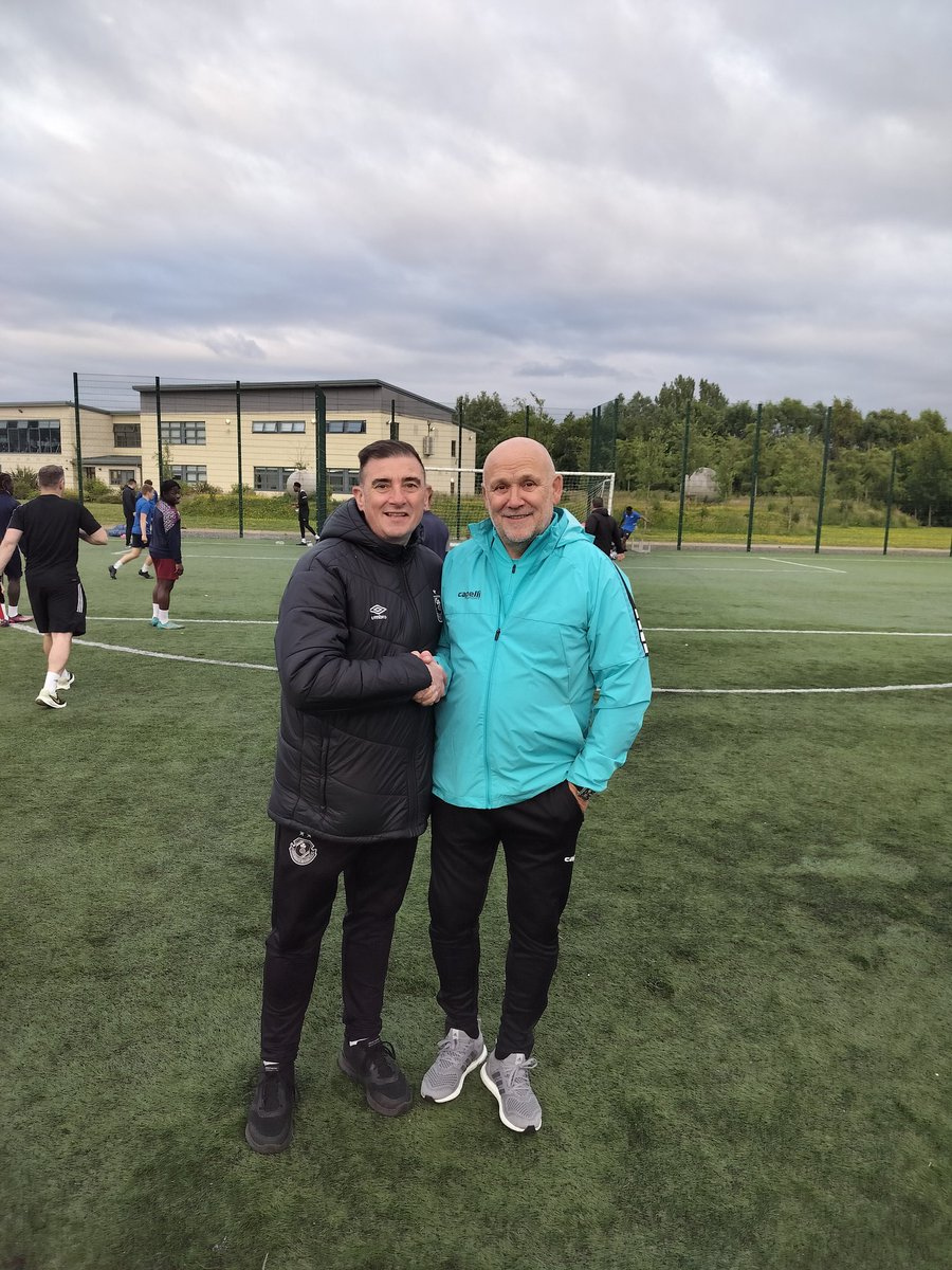 Ericdurkin2's tweet photo. Great night of learning for any coach from player analysis to sessions on the pitch with Mike Phelan of Manchester United https://t.co/kS7NHyUdWT