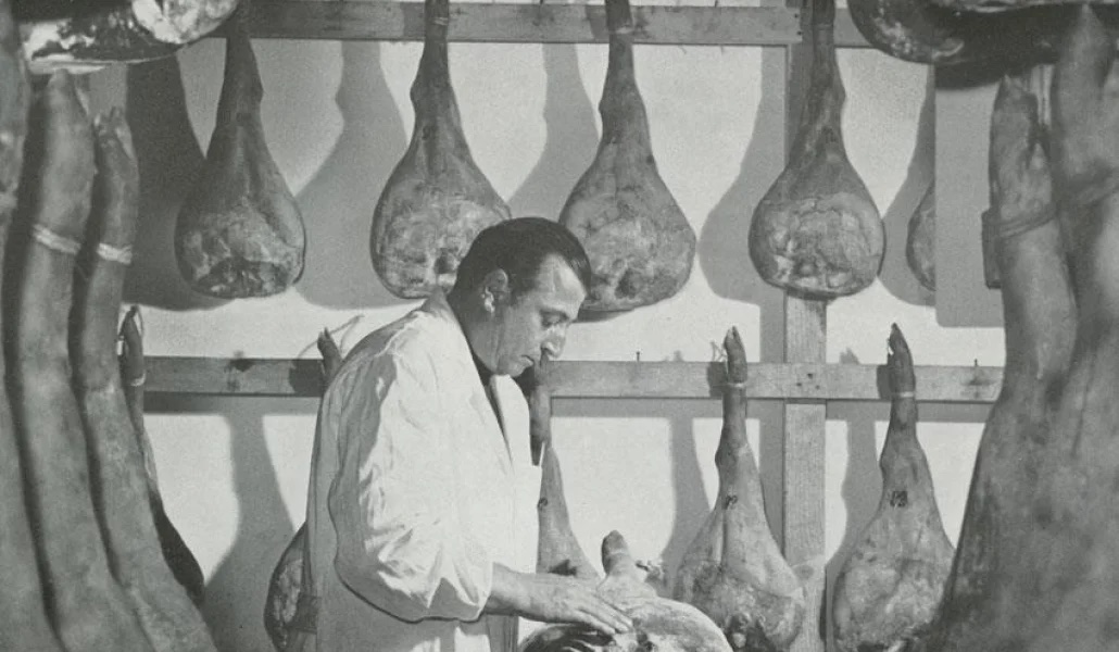 FFriulane's tweet image. Conosciamo meglio il Prosciuttificio Bagatto 🥩 La qualità dei prosciutti è data dai pochi elementi da cui sono costituiti: sale, tempo e natura.

Scopri di più e assaggia il prosciutto Bagatto👇
fattoriefriulane.it/prosciuttifici…

#FattorieFriulane #AAFVG #prosciutto #sandaniele #friuli