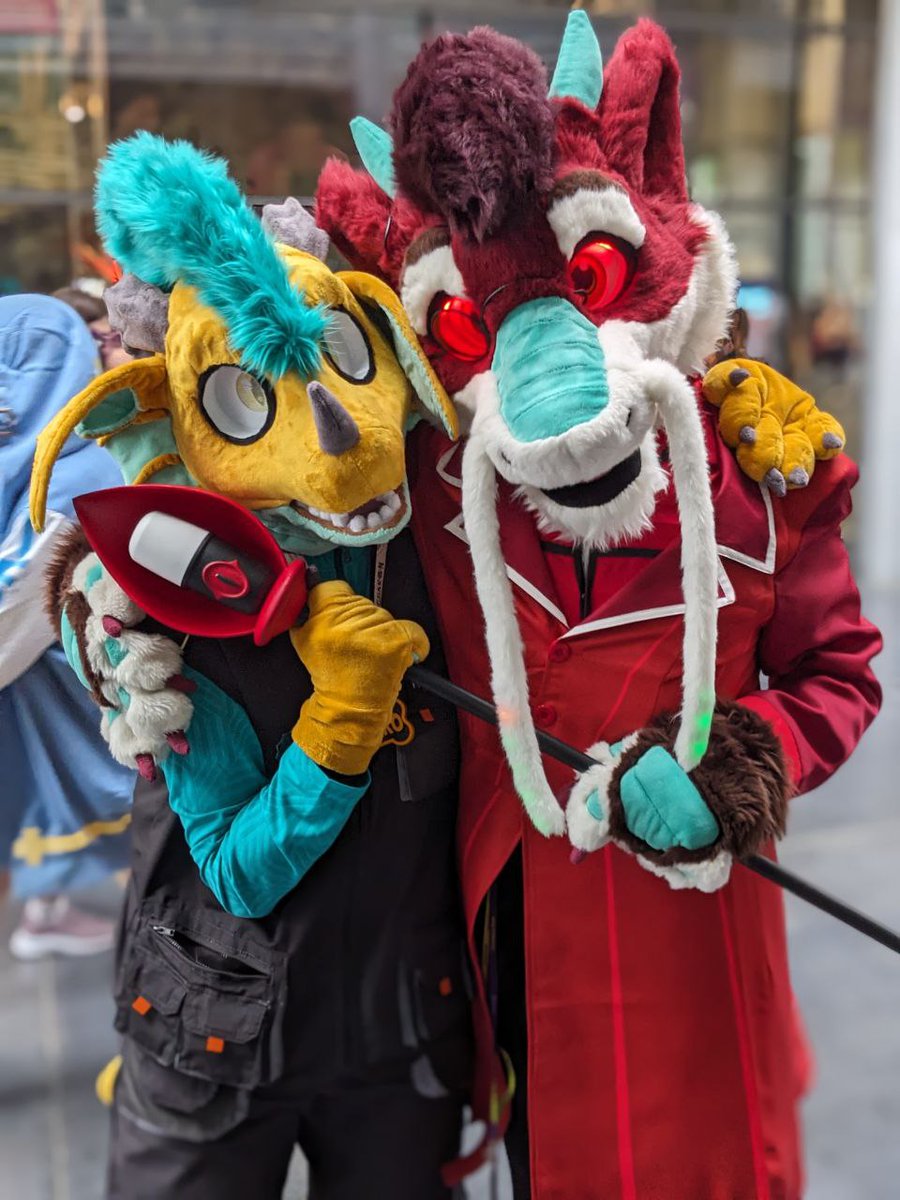 Guess who was a furry Alastor on Pyrkon 2024!

#furry #pyrkon #pyrkon2024