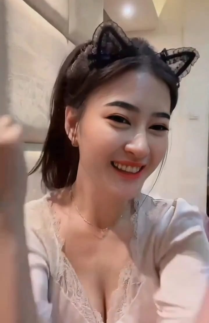 ใส่ใจได้แค่มอง ใส่ทองได้จำนำ5555
สวัสดีค่ะ #กดรี #กดใจ #ไฮโซปิง 
#น้องแดน #ศาลรัฐธรรมนูญ