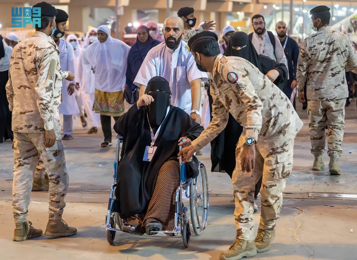 #حج1445هـ #موسم_حج_1445هـ 
نجاحاتٌ متَتَاليةٌ وَ إبداعٌ مُتَسلسلٌ وَ مناسكُ آمنةٌ وطمأنينة ُملفتةٌ بِفضلِ الله ثُمّ بِفَضلِ ُجهودِ قيادةِ هَذهِ البِلادْ