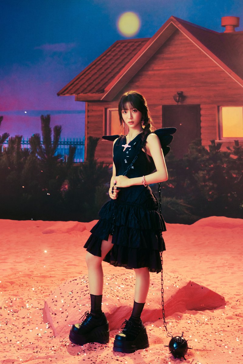 STAYC The 1st Album
[𝐌𝐞𝐭𝐚𝐦𝐨𝐫𝐩𝐡𝐢𝐜] 

Concept Photo Cheeky Ver.
#Sumin #수민 

Release
2024.07.01 MON 6PM (KST)

#STAYC #스테이씨 
#Metamorphic
#STAYC_Metamorphic