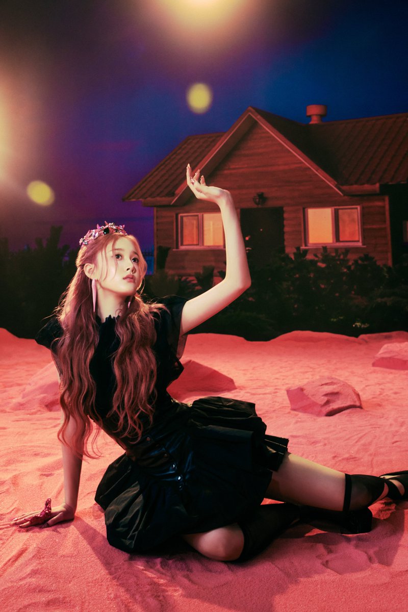 STAYC_official's tweet image. STAYC The 1st Album
[𝐌𝐞𝐭𝐚𝐦𝐨𝐫𝐩𝐡𝐢𝐜] 

Concept Photo Cheeky Ver.
#J #재이 

Release
2024.07.01 MON 6PM (KST)

#STAYC #스테이씨 
#Metamorphic
#STAYC_Metamorphic