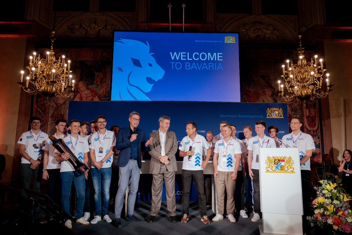 Wissenschafts- und Kunstministerium Bayern (@stmwk_bayern) on Twitter photo #HightechAgendaBayern meets #BigBusiness! 🤝 Beim #Staatsempfang "Welcome to Bavaria" trafen sich heute Menschen, die in #Bayern die #Zukunft mitgestalten: HTA-Professoren, Hochschul- und Universitätsklinika-Leitungen sowie Vertreter von #BigTech-Unternehmen und #Startups. #HightechAgendaBayern meets #BigBusiness! 🤝 Beim #Staatsempfang "Welcome to Bavaria" trafen sich heute Menschen, die in #Bayern die #Zukunft mitgestalten: HTA-Professoren, Hochschul- und Universitätsklinika-Leitungen sowie Vertreter von #BigTech-Unternehmen und #Startups.