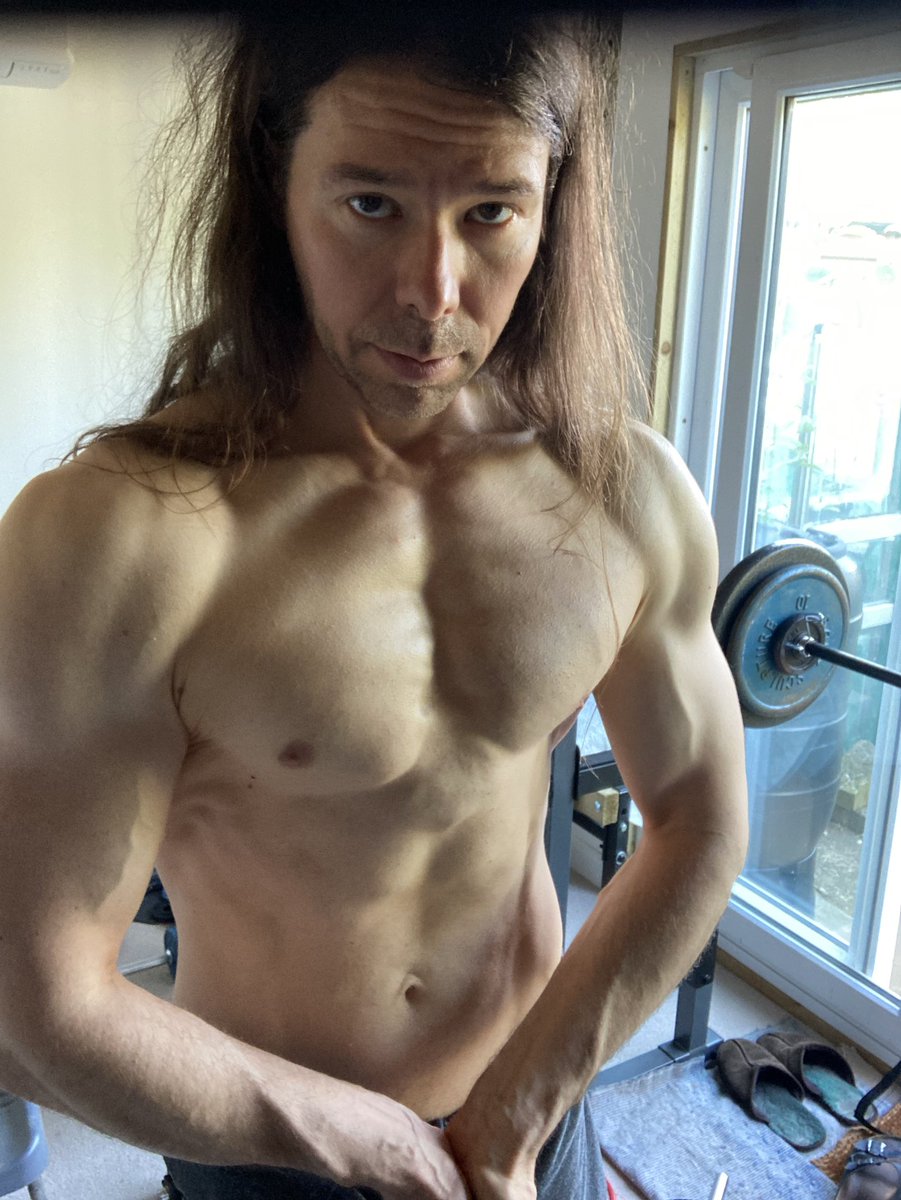 Sorry about not being around a lot lately. I’ve been working on my summer body. 
It’s when I don’t post pictures, that’s when I actually work out. 😜 
#bodybuilding #fitness #health #gymbros #gym