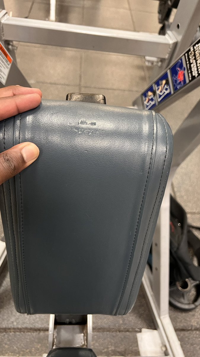LMitch521's tweet photo. Whoever was on this machine before me… imma pray for you yo💀 https://t.co/ZBEBfH0C1h
