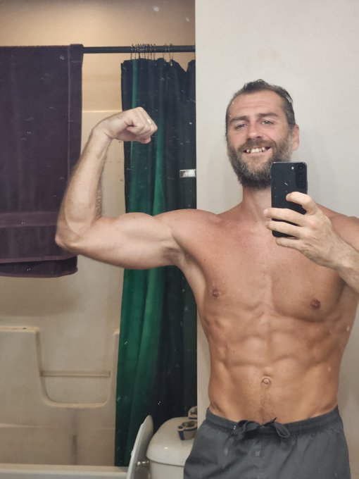 Tuesday home from the gym. Have a great day. https://t.co/ez72ae7gmh<a href="/tag/fitness"class="tags"><span>#fitness</span></a>